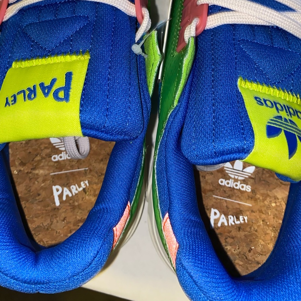 🆕🚹Adidas ZX Torsion Parley, 10.5, NOT SOLD IN US - Picture 8 of 12